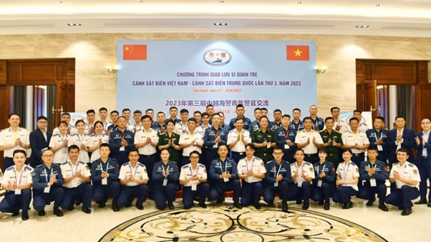 Exchange programme of Vietnamese, Chinese young coast guard officers kicks off